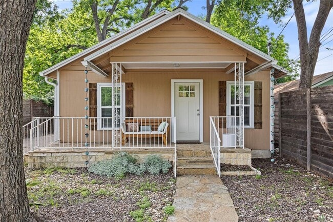 Building Photo - 1120 1/2 Tillery St