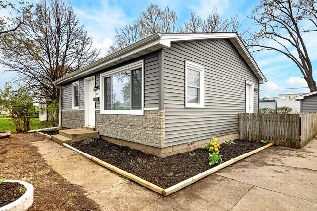 Photo - 903 Merrill Ave