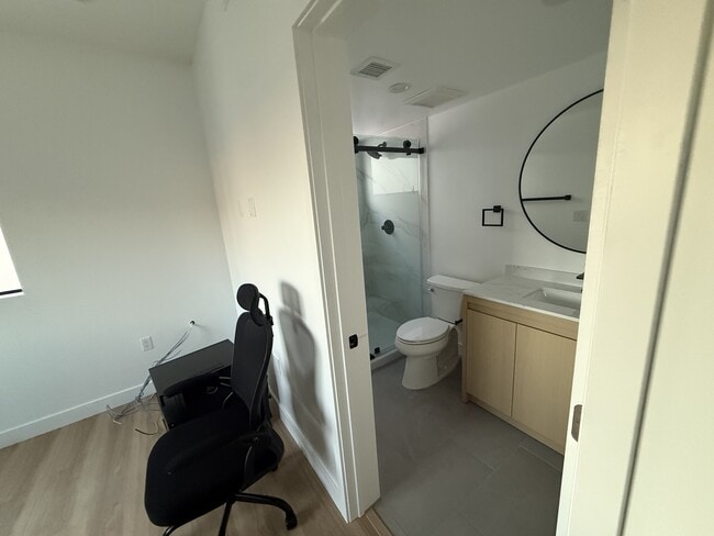 Photo - 1200 W 37th Dr Unit Room 4