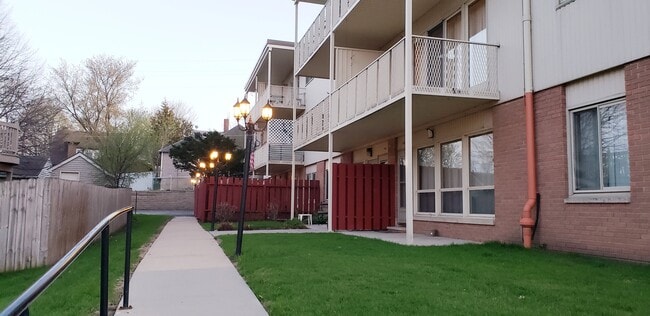 Vista lateral - 410 6th Ave SW Unidad Knob Hill