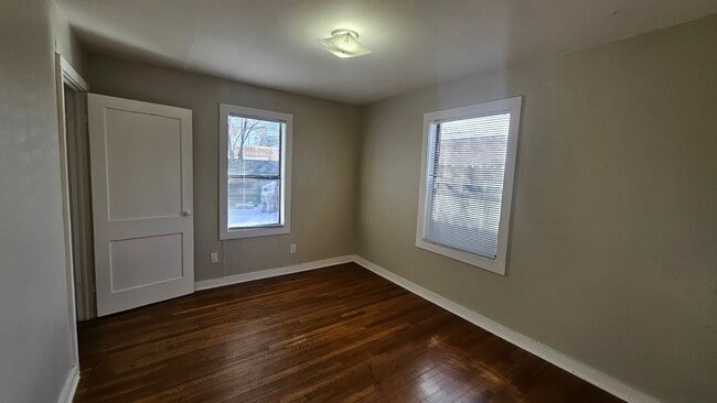 Photo - 1 bed with yard! Condo near UNM!