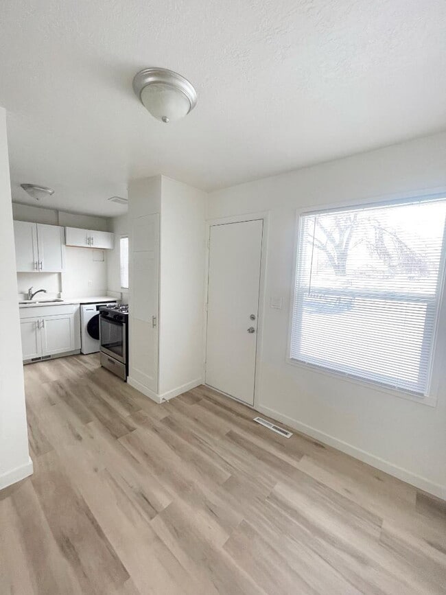 Building Photo - 1 Bed, 1 Bath in Ogden's Business Depot Corridor — Available Now Unit B