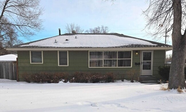 Building Photo - 5800 N Girard Ave