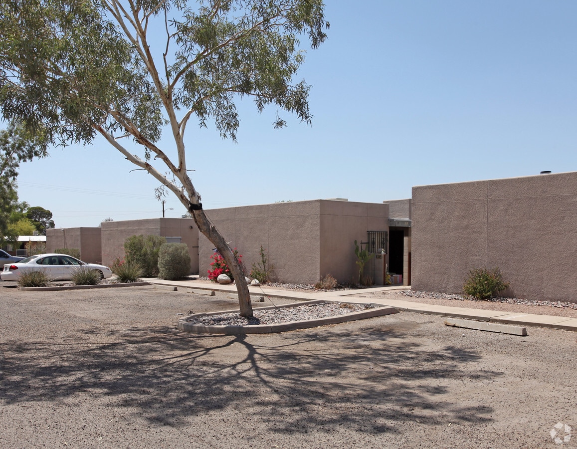 Photo - Linden Terrace