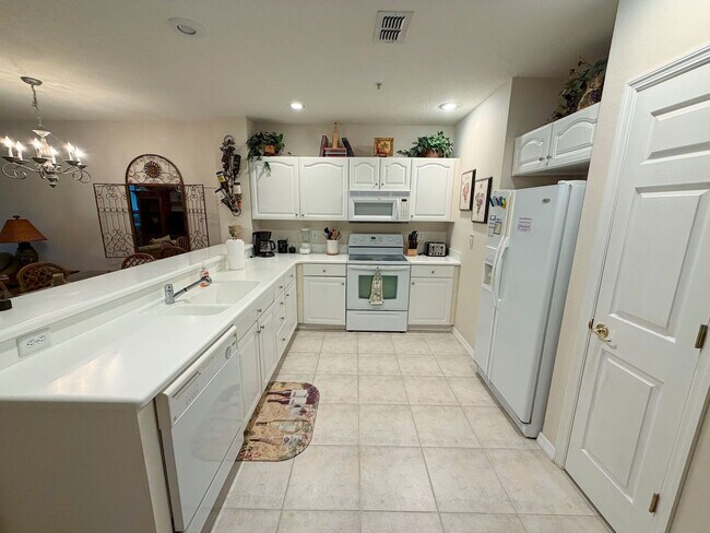 Photo - Fully Furnished 3/2 Condo In Canopy Walk with great amenities!