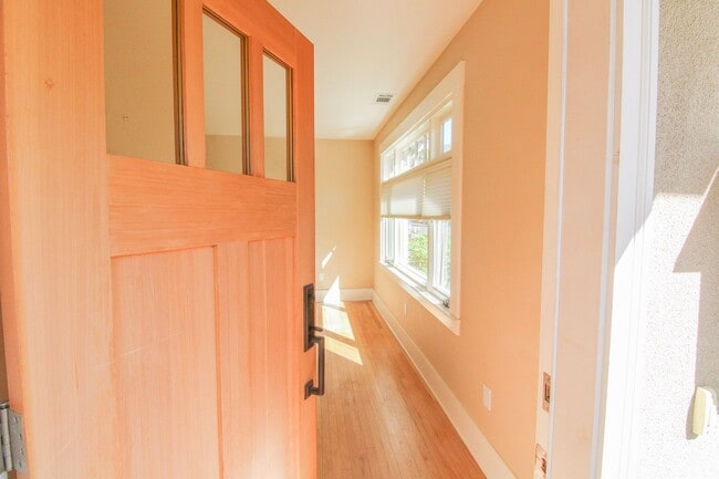 Photo - 1450 Marsh St