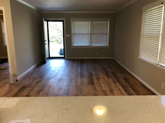 Photo - 901 N Greensboro St Unidad Apt E