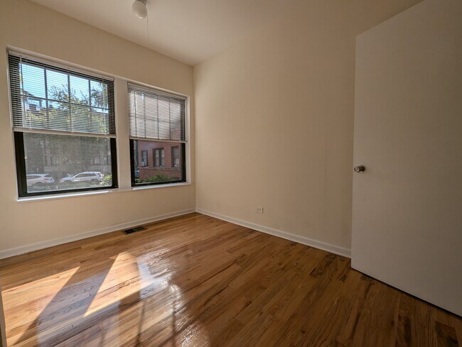 Photo - 658 W Cornelia Ave Unit 11