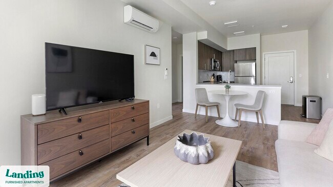 Photo - 1311 SW Gibbs St Unit 302.1403372