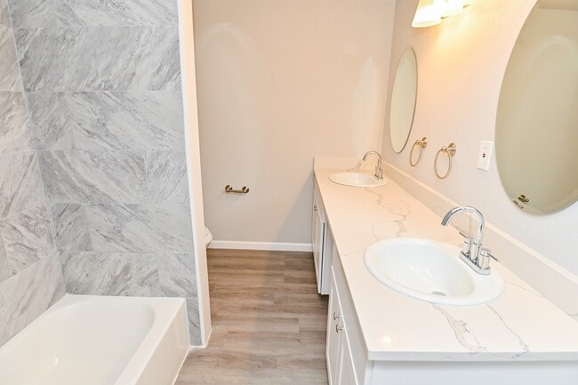 Building Photo - 4714 Nichols St