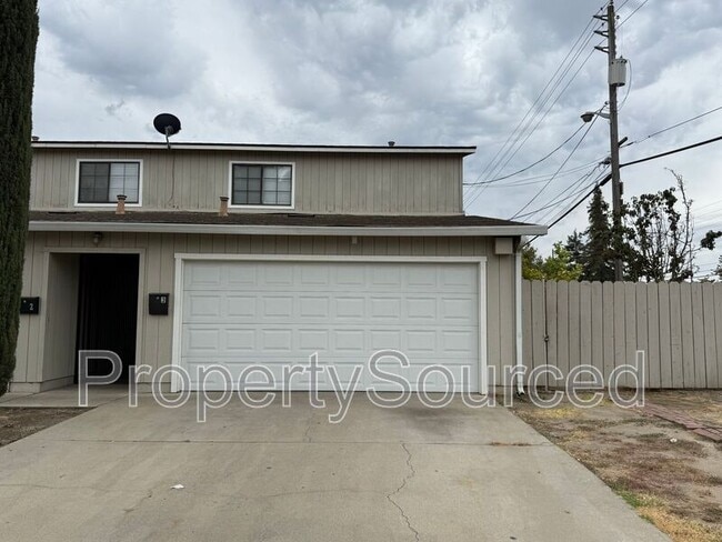 Building Photo - 2717 Janna Ave