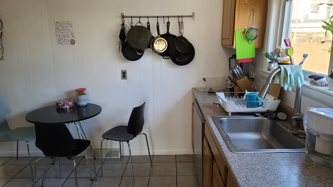 19 Hunting St Unit 1