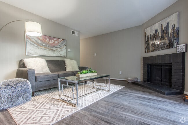 1 BR, 1 BA - 746 SF - B