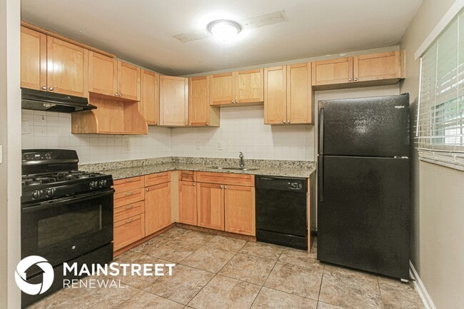 Photo - 2839 S Oxford St