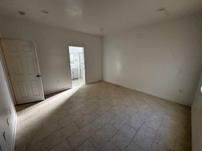 Photo - 1239 N Roxbury Dr