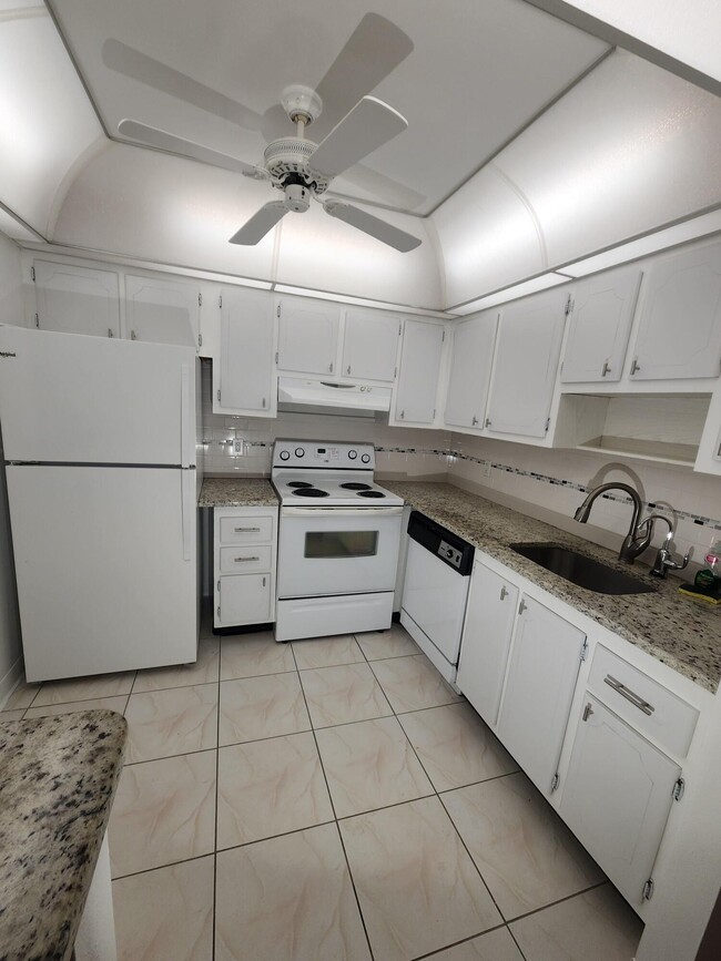Building Photo - 659 Brittany Ct Rental