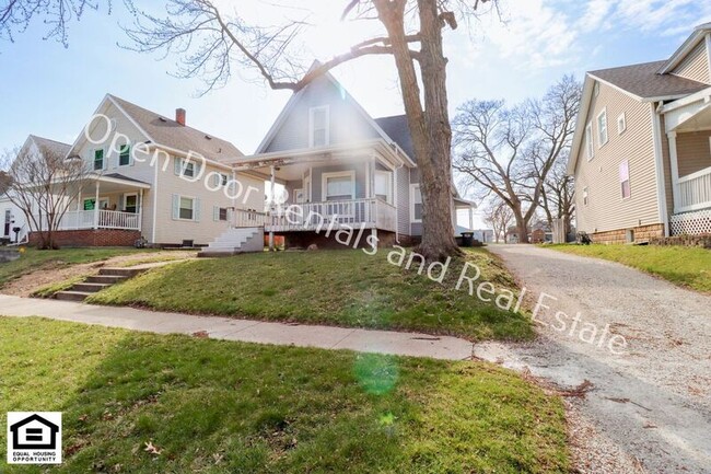515 1/2 N State St - 515 1/2 N State St Condo
