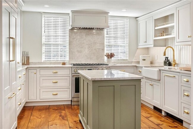 Building Photo - 108 Prospect Hill St