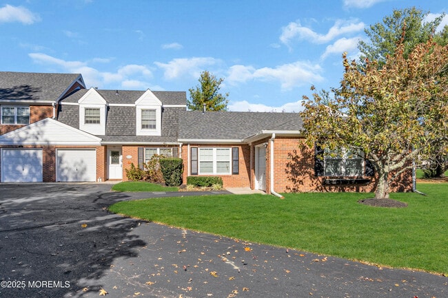 Building Photo - 68 Maple Dr