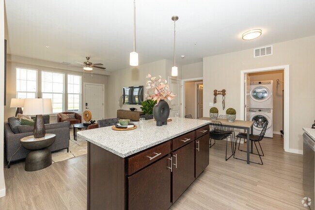 2BR, 2BA - 1,089SF - Kitchen - Springs at Pena Station