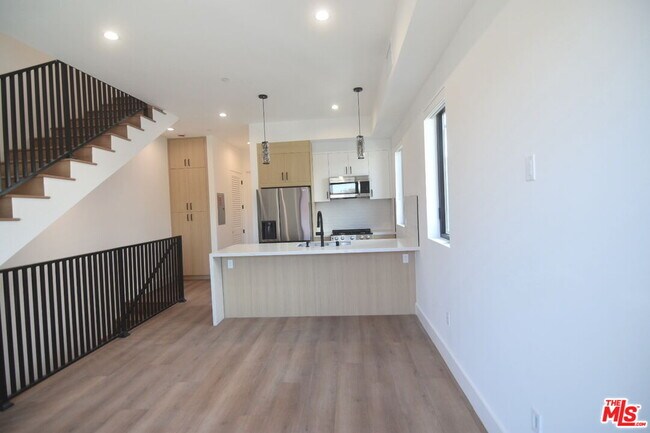 4543 Tujunga Ave