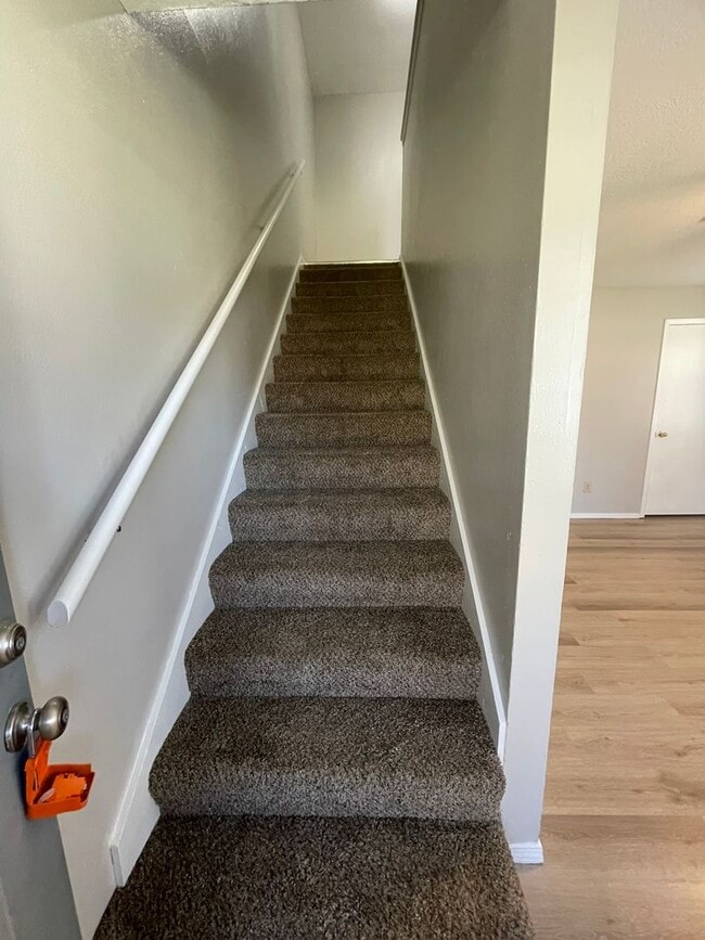 Photo - 531-B N Oak Grove Ave