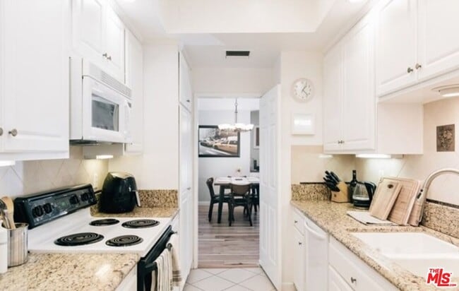 Photo - 497 E California Blvd Unidad 112 Rental