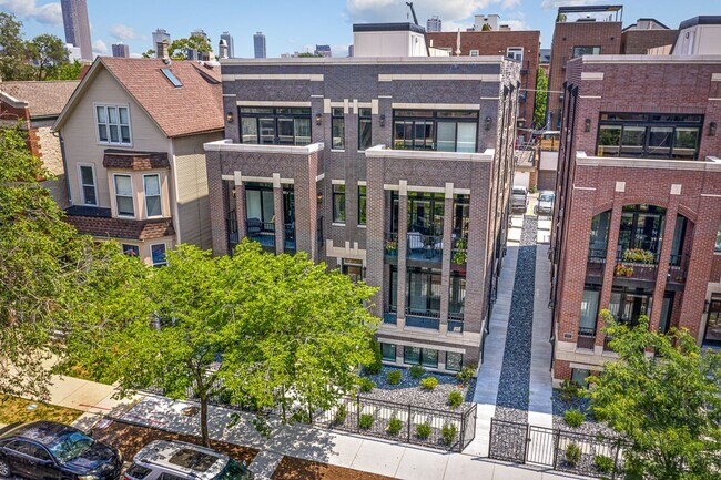 Photo - 3350 N Kenmore Ave Unit 3347-1N