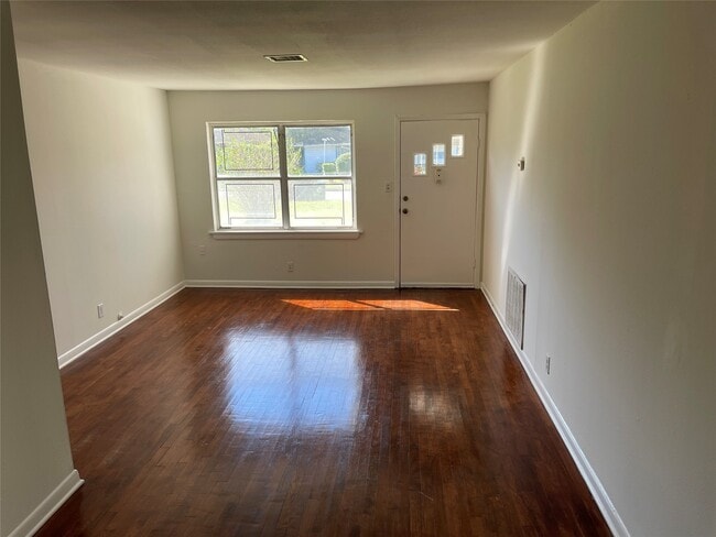 Photo - 3519 Amos St