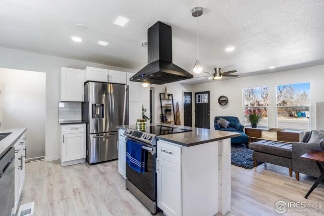 Photo - 2025 Orchard Pl