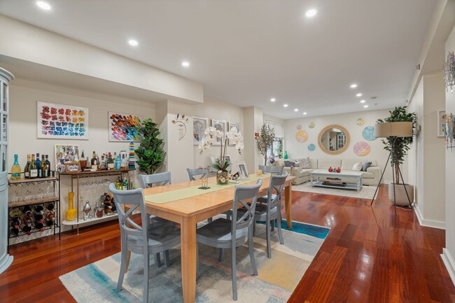 Building Photo - 225 S 18th St Unit 1016