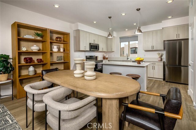 1514 W Nicole Wy