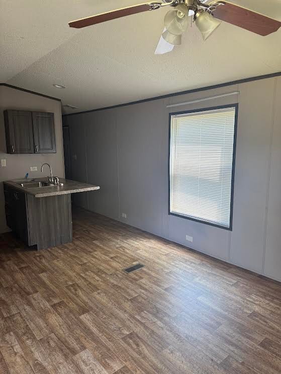 Photo - 520 State Rd S-38-801