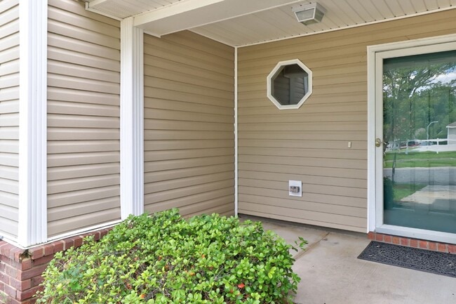 Photo - 1014 Towne Pk E Dr
