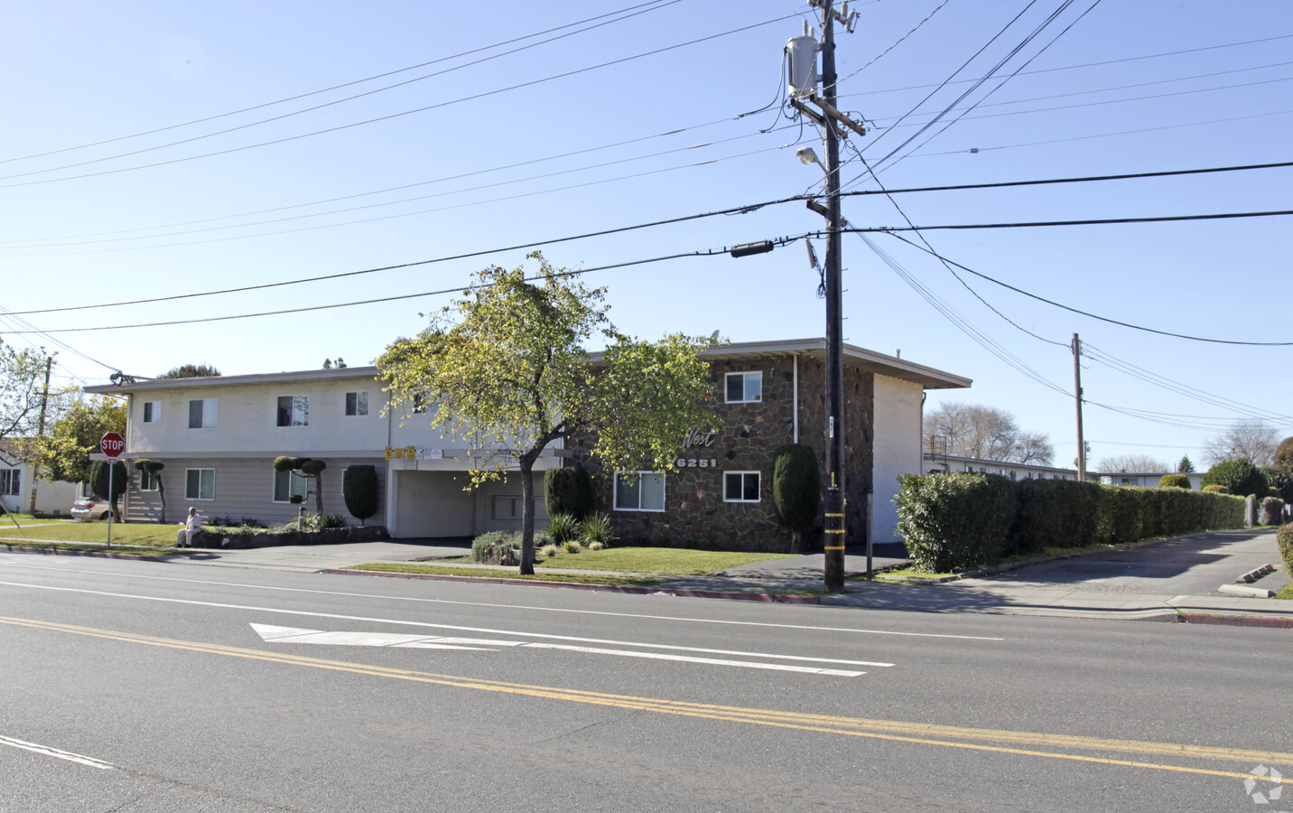Dumont West - Dumont West Apartments