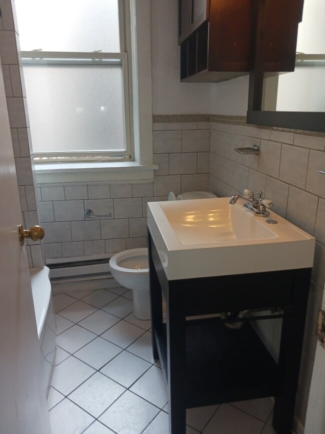 Photo - 3920 N Broadway Unit 302