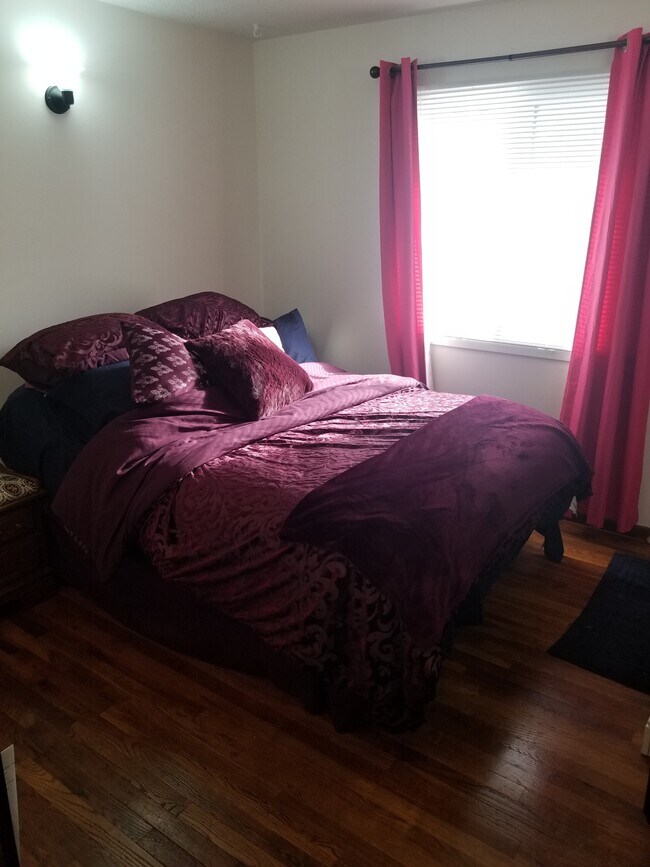 Photo - 1412 Osborne Rd NE