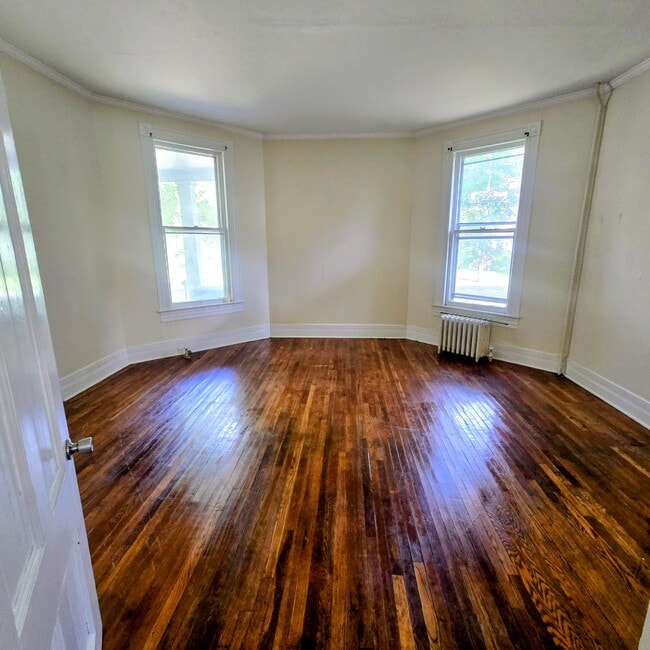 Photo - 613 Grove St Unit 1