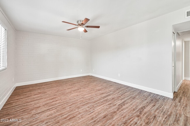 Photo - 1518 W Colter St Unit 28