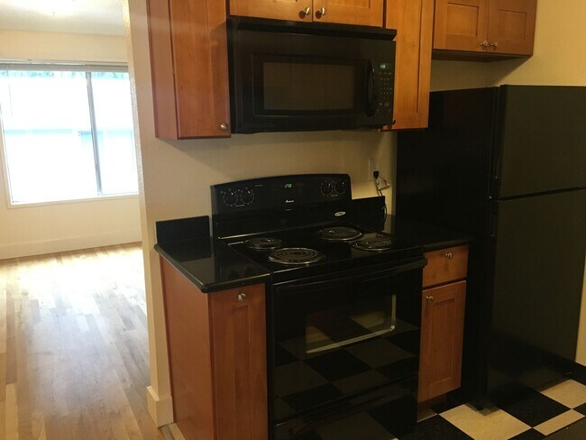 Photo - Upper 1bed, off street parking, onsite coi... Unidad 4073