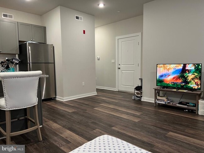 Photo - 4217 Chestnut St Unit 206