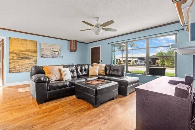 Photo - 1880 Kathy Ln