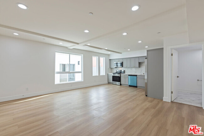 Building Photo - 2057 S Garth Ave Rental