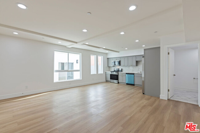 Photo - 2057 S Garth Ave Condo