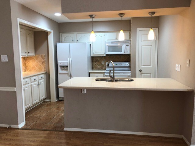 Photo - 7350 Kirby Dr Unit 24