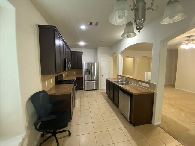 Photo - 6534 Capridge Dr