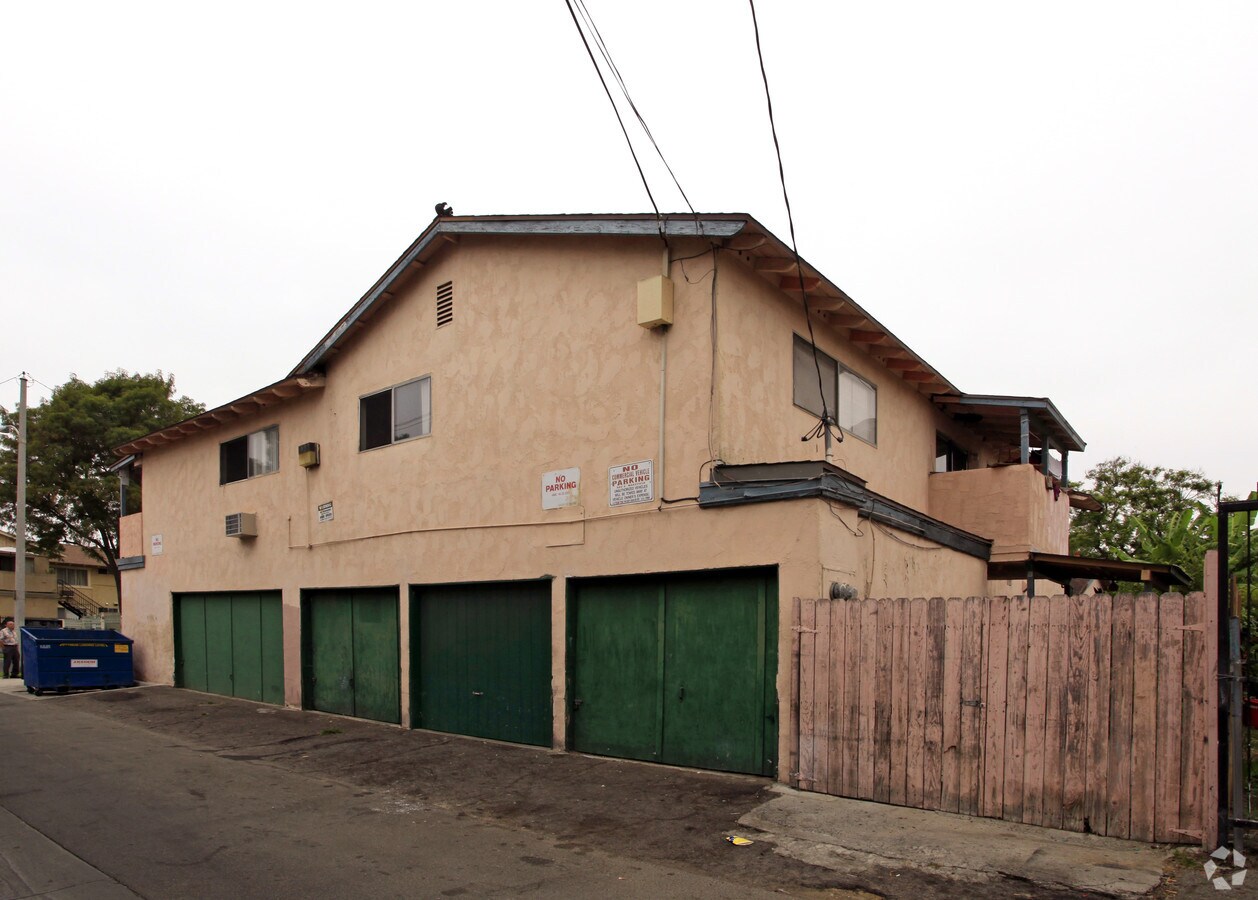 Photo - 302 E Wakefield Ave