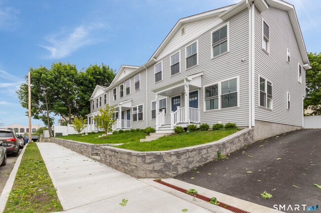 Building Photo - 156 Princeton St