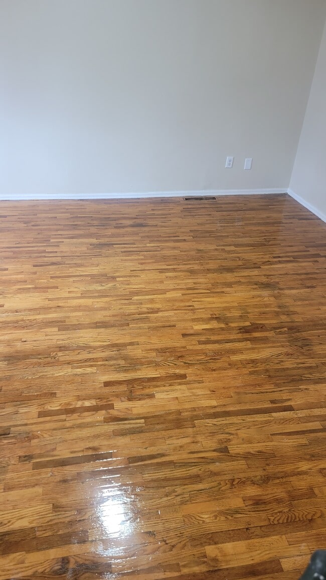 Photo - 2512 Maplewood Ave