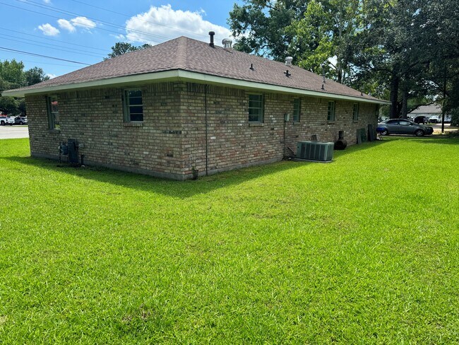 Back of House - 14747 S Harrells Ferry Rd